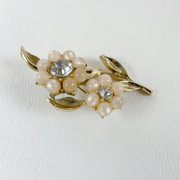 Rhinestone & Bead Gold Tone Flower Brooch - Picture 2 of 8